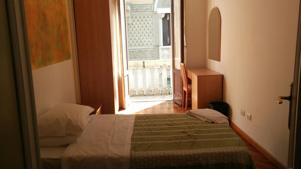 Adam'S House Hostel Milan Exterior photo