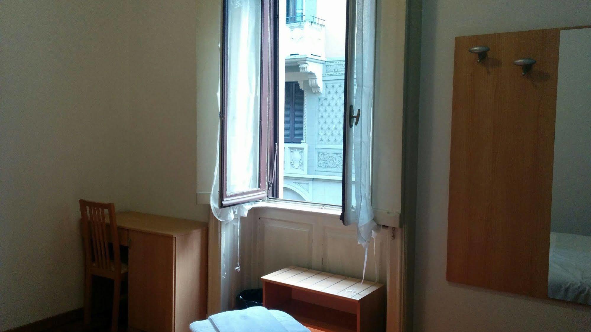 Adam'S House Hostel Milan Exterior photo