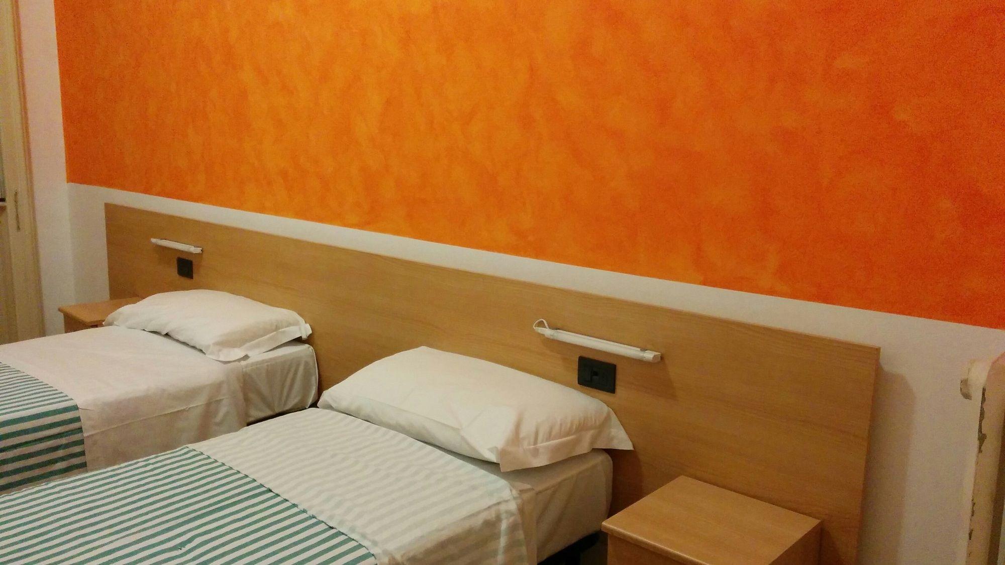 Adam'S House Hostel Milan Exterior photo